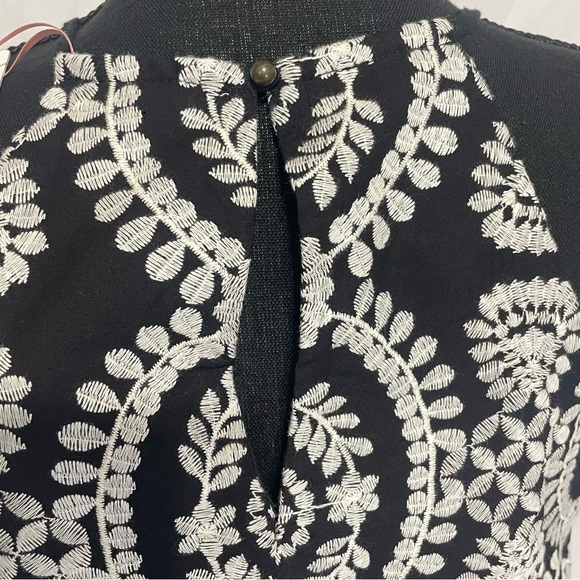 Entro Black and White Dress 100%cotton. Floral embroidered. New. Size L. Scallop - Picture 4 of 10